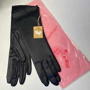 Vintage Miss Aris This Is Just Kidding Gloves Forearm Length Size 7 Black